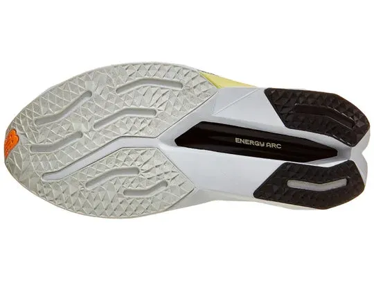 New Balance | FuelCell SuperComp Trainer v3 | Women's | Angora/Hot Mango/Black