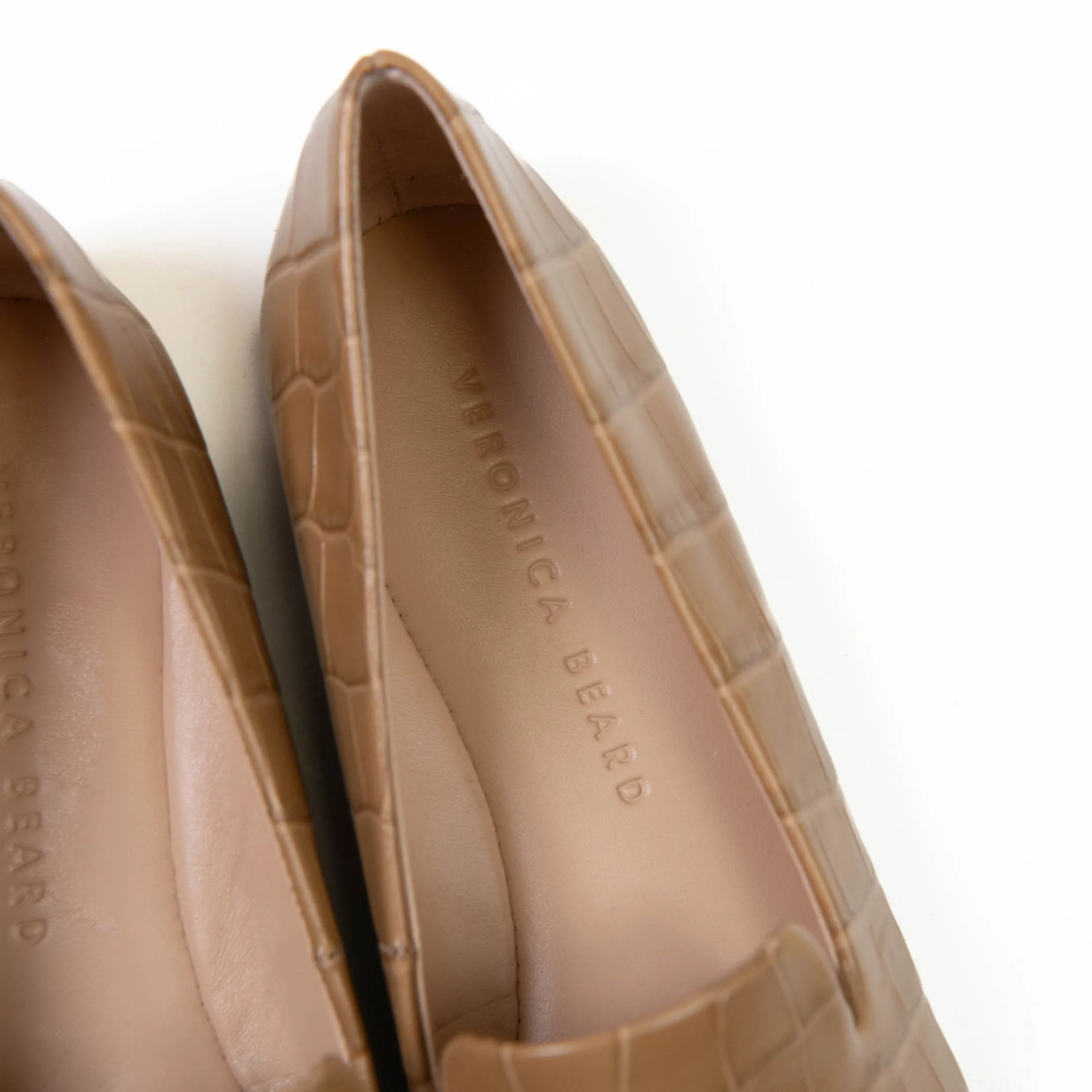 Veronica Beard Tan Leather Mock Croc Embossed Griffin Loafers Size 7